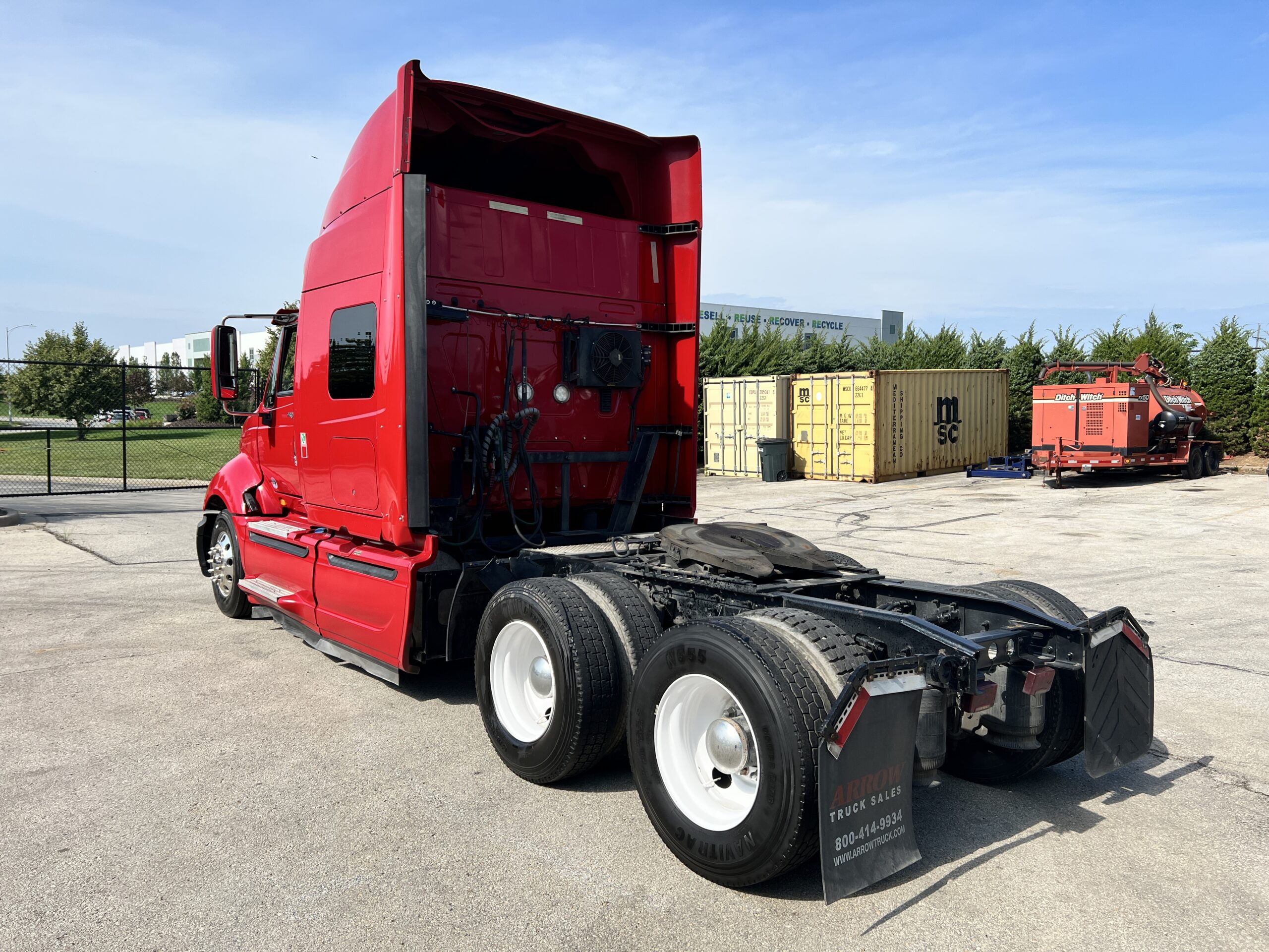 2014 International LF687 ProStar+ Sleeper - Image 22