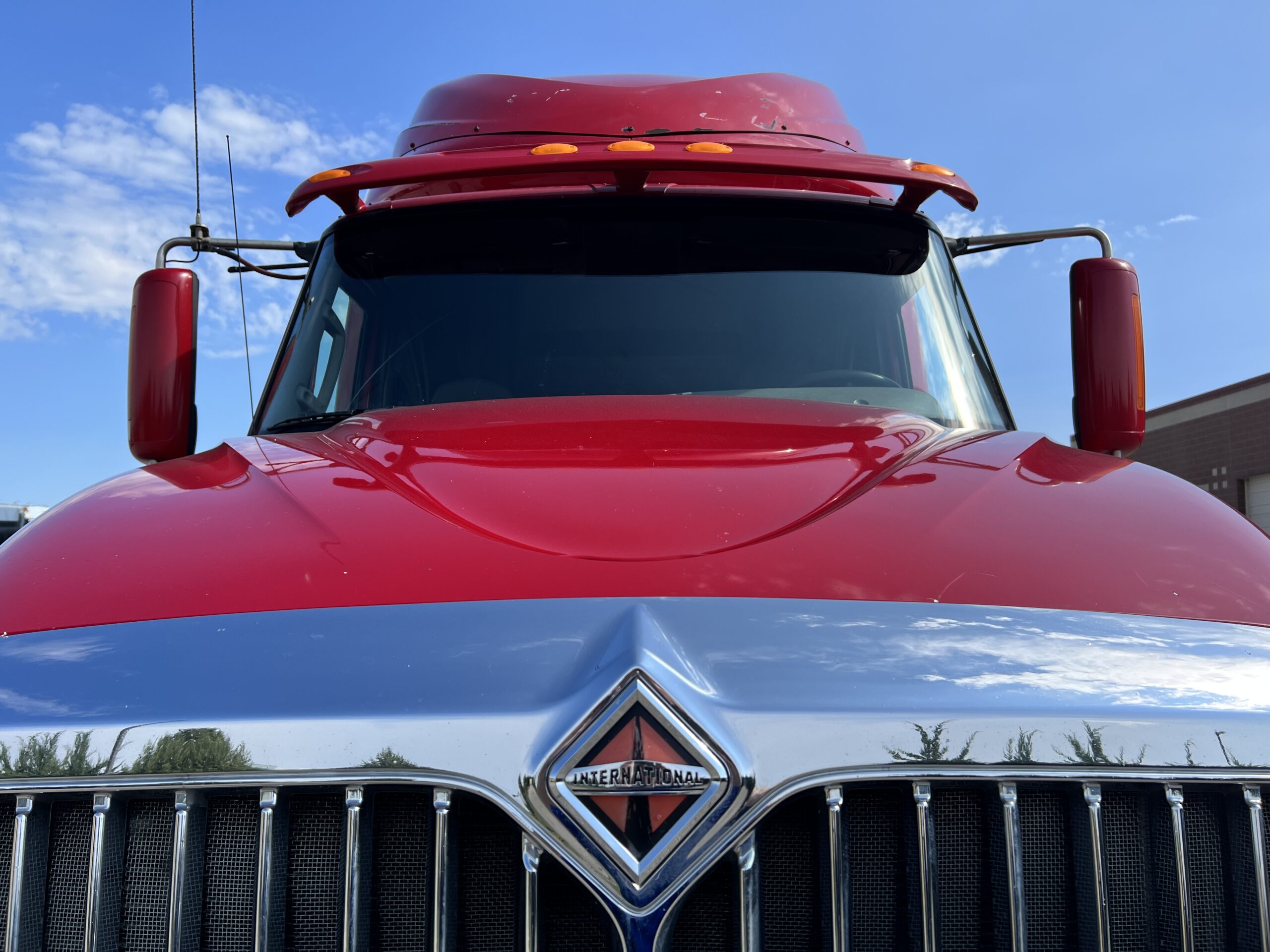 2014 International LF687 ProStar+ Sleeper - Image 16