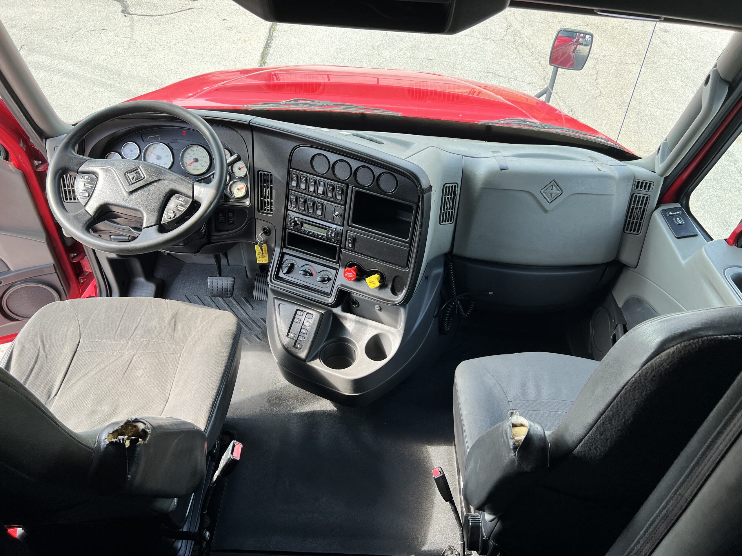 2014 International LF687 ProStar+ Sleeper - Image 5